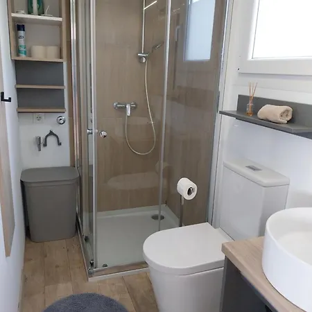 House Ive, House Beta - A Romantic Hideaway In An Olive Grove By The Sea, Fenced With Privacy, Swimming Pool, Jacuzzi And Playground, Pomer Σπίτι διακοπών *