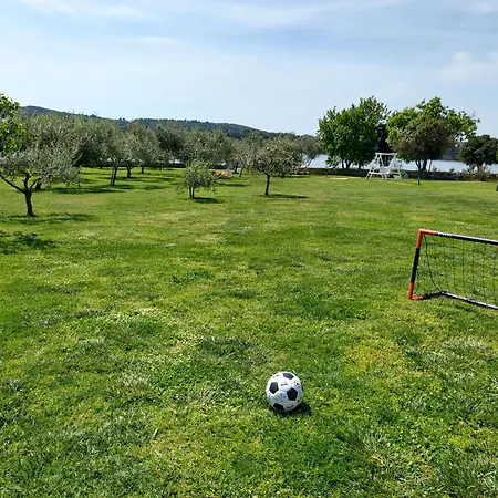 Σπίτι διακοπών House Ive, House Beta - A Romantic Hideaway In An Olive Grove By The Sea, Fenced With Privacy, Swimming Pool, Jacuzzi And Playground, Pomer *