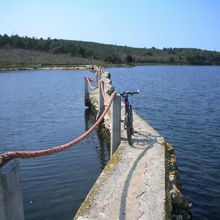 Σπίτι διακοπών House Ive, House Beta - A Romantic Hideaway In An Olive Grove By The Sea, Fenced With Privacy, Swimming Pool, Jacuzzi And Playground, Pomer *