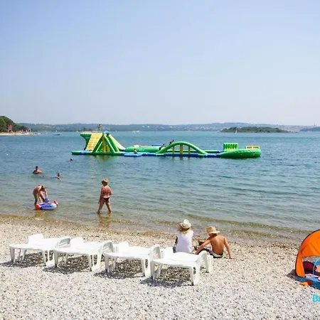 House Ive, House Beta - A Romantic Hideaway In An Olive Grove By The Sea, Fenced With Privacy, Swimming Pool, Jacuzzi And Playground, Pomer Σπίτι διακοπών