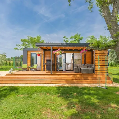 Σπίτι διακοπών House Ive, House Beta - A Romantic Hideaway In An Olive Grove By The Sea, Fenced With Privacy, Swimming Pool, Jacuzzi And Playground, Pomer Πούλα