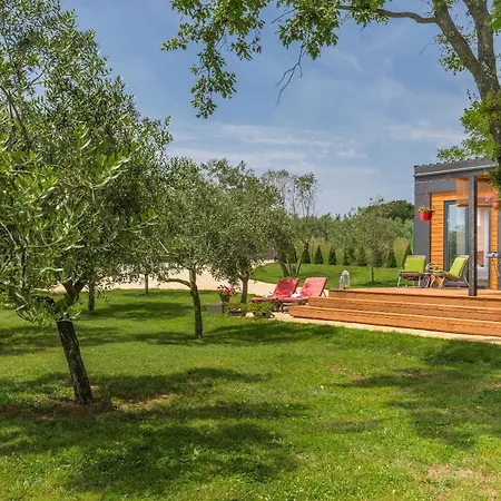House Ive, House Beta - A Romantic Hideaway In An Olive Grove By The Sea, Fenced With Privacy, Swimming Pool, Jacuzzi And Playground, Pomer * Πούλα