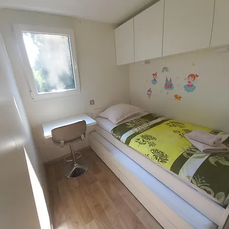 House Ive, House Beta - A Romantic Hideaway In An Olive Grove By The Sea, Fenced With Privacy, Swimming Pool, Jacuzzi And Playground, Pomer *