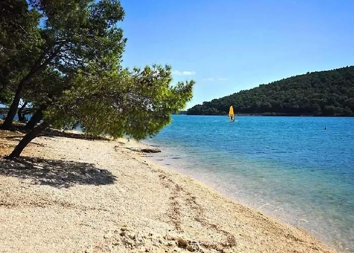 House Ive, House Beta - A Romantic Hideaway In An Olive Grove By The Sea, Fenced With Privacy, Swimming Pool, Jacuzzi And Playground, Pomer Holiday home *