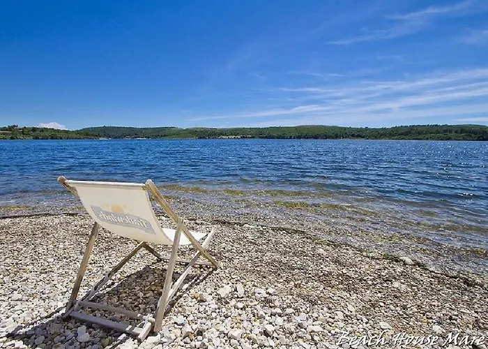 House Ive, House Beta - A Romantic Hideaway In An Olive Grove By The Sea, Fenced With Privacy, Swimming Pool, Jacuzzi And Playground, Pomer Holiday home *