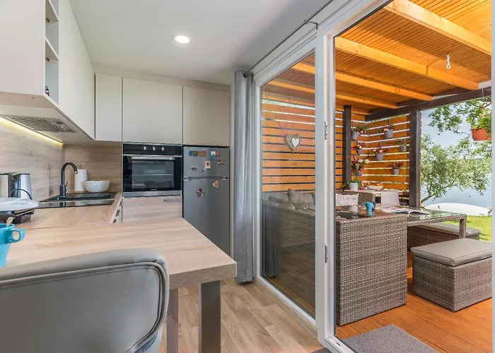 House Ive, House Beta - A Romantic Hideaway In An Olive Grove By The Sea, Fenced With Privacy, Swimming Pool, Jacuzzi And Playground, Pomer Holiday home Pula