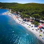 House Ive, House Beta - A Romantic Hideaway In An Olive Grove By The Sea, Fenced With Privacy, Swimming Pool, Jacuzzi And Playground, Pomer *