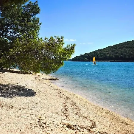 House Ive, House Beta - A Romantic Hideaway In An Olive Grove By The Sea, Fenced With Privacy, Swimming Pool, Jacuzzi And Playground, Pomer Semesterbostad *