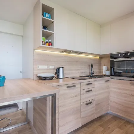 House Ive, House Beta - A Romantic Hideaway In An Olive Grove By The Sea, Fenced With Privacy, Swimming Pool, Jacuzzi And Playground, Pomer Semesterbostad *