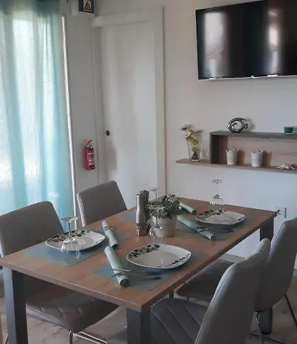 House Ive, House Beta - A Romantic Hideaway In An Olive Grove By The Sea, Fenced With Privacy, Swimming Pool, Jacuzzi And Playground, Pomer 度假居 *