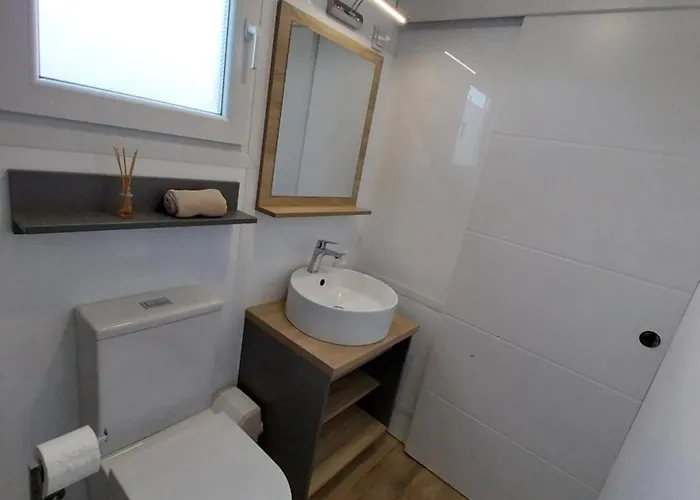 Nyaraló House Ive, House Beta - A Romantic Hideaway In An Olive Grove By The Sea, Fenced With Privacy, Swimming Pool, Jacuzzi And Playground, Pomer Póla