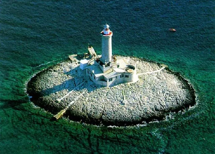 House Ive, House Beta - A Romantic Hideaway In An Olive Grove By The Sea, Fenced With Privacy, Swimming Pool, Jacuzzi And Playground, Pomer * Póla