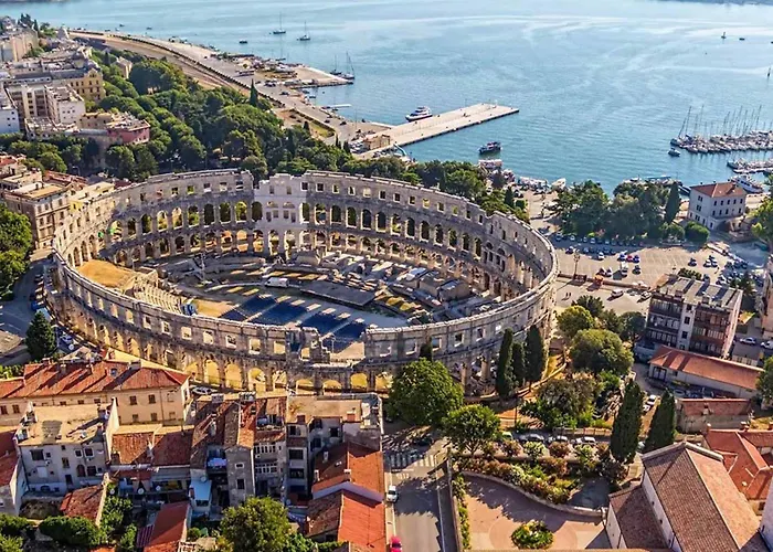 House Ive, House Beta - A Romantic Hideaway In An Olive Grove By The Sea, Fenced With Privacy, Swimming Pool, Jacuzzi And Playground, Pomer *