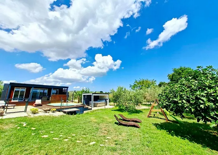 House Ive, House Beta - A Romantic Hideaway In An Olive Grove By The Sea, Fenced With Privacy, Swimming Pool, Jacuzzi And Playground, Pomer *