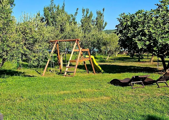 House Ive, House Beta - A Romantic Hideaway In An Olive Grove By The Sea, Fenced With Privacy, Swimming Pool, Jacuzzi And Playground, Pomer Nyaraló