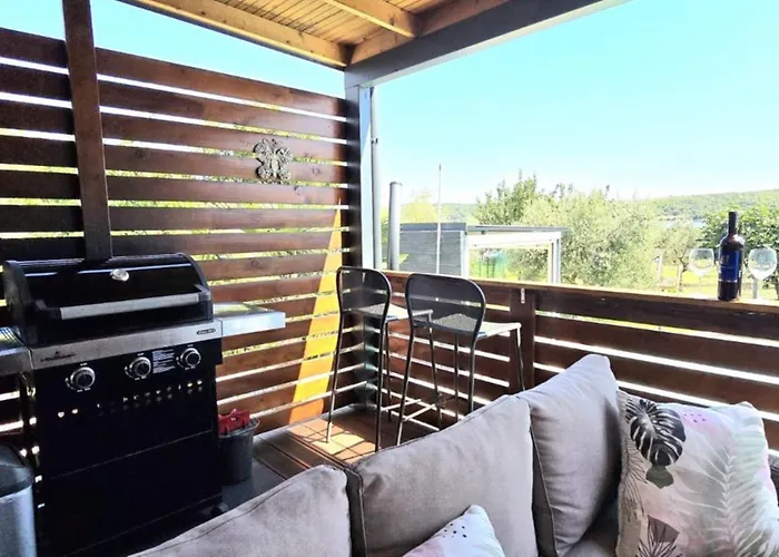 House Ive, House Beta - A Romantic Hideaway In An Olive Grove By The Sea, Fenced With Privacy, Swimming Pool, Jacuzzi And Playground, Pomer Nyaraló Póla