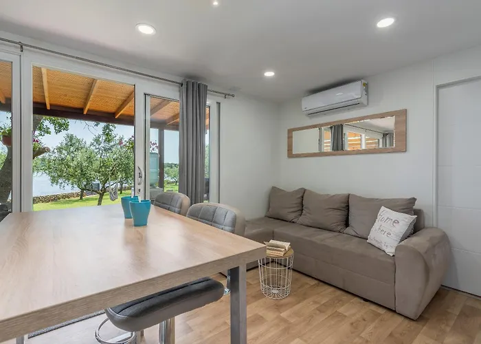 House Ive, House Beta - A Romantic Hideaway In An Olive Grove By The Sea, Fenced With Privacy, Swimming Pool, Jacuzzi And Playground, Pomer 度假居 *