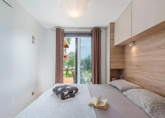 度假居 House Ive, House Beta - A Romantic Hideaway In An Olive Grove By The Sea, Fenced With Privacy, Swimming Pool, Jacuzzi And Playground, Pomer *